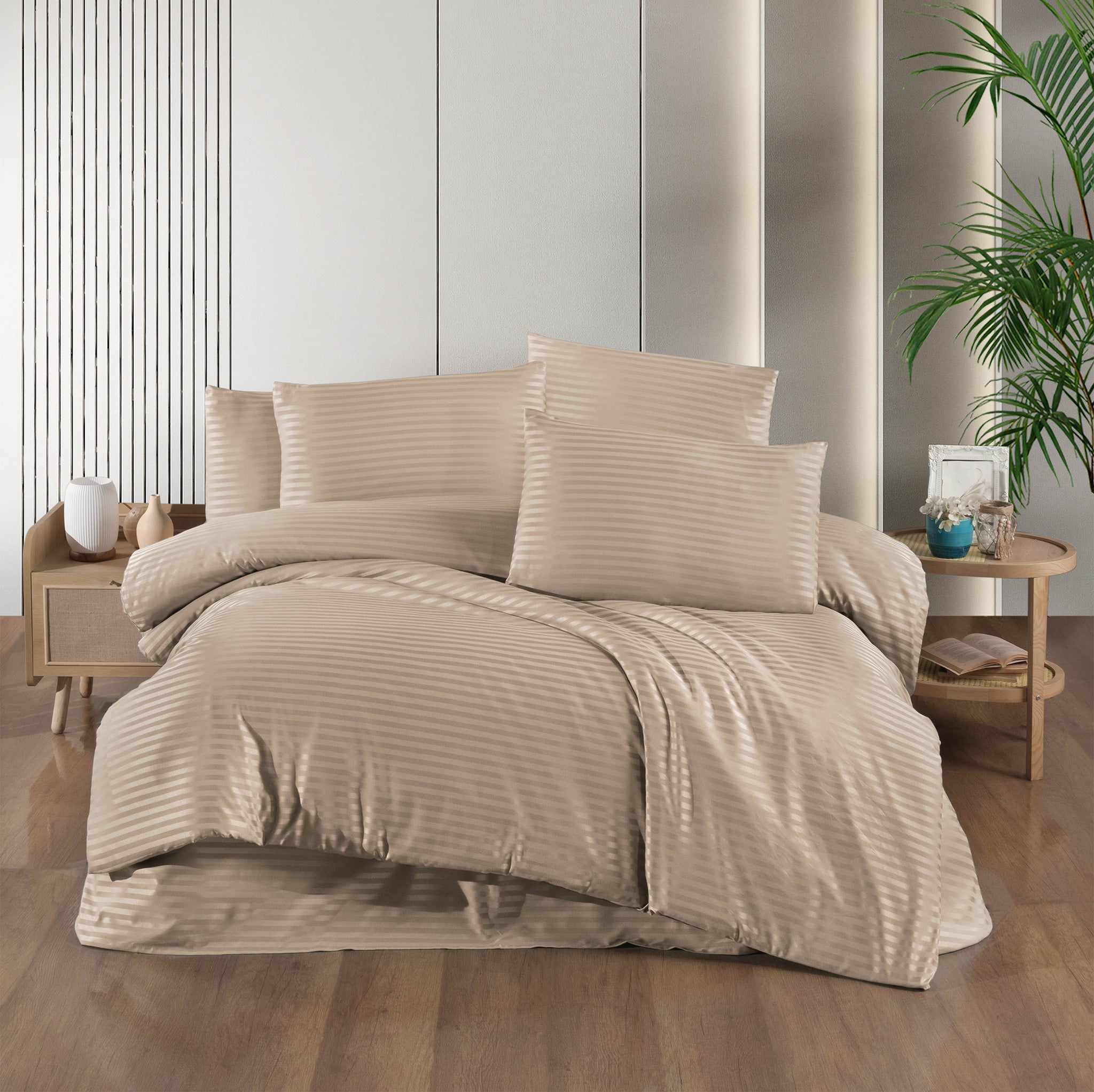 Bej Çift Kişilik Saten Nevresim Takımı