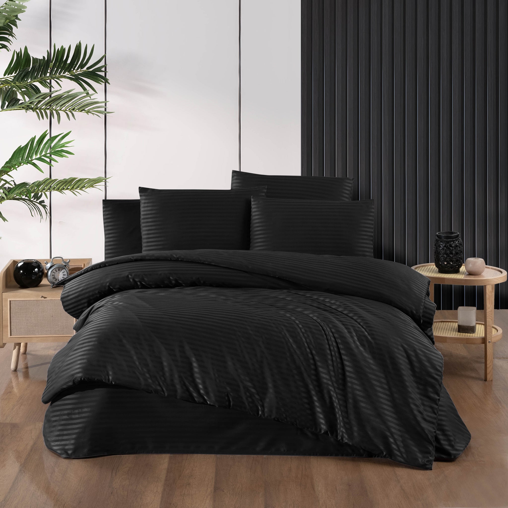 Siyah Saten Çift Kişilik Nevresim Takımı