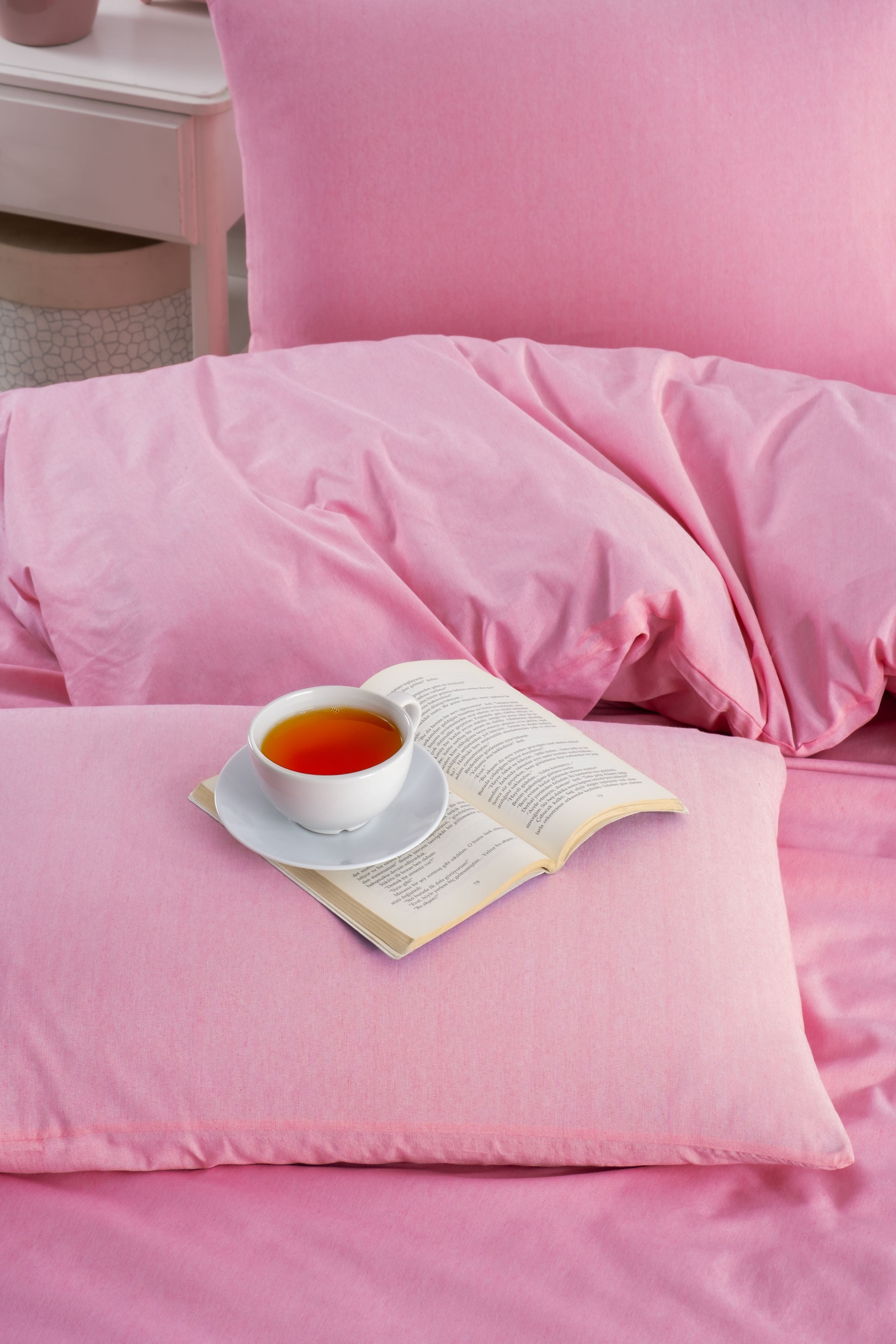 Pembe Nevresim Takımı